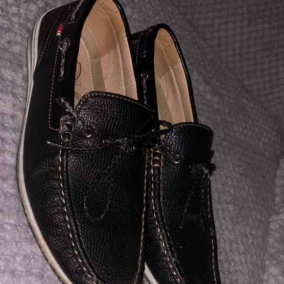 Black slippers main image 4